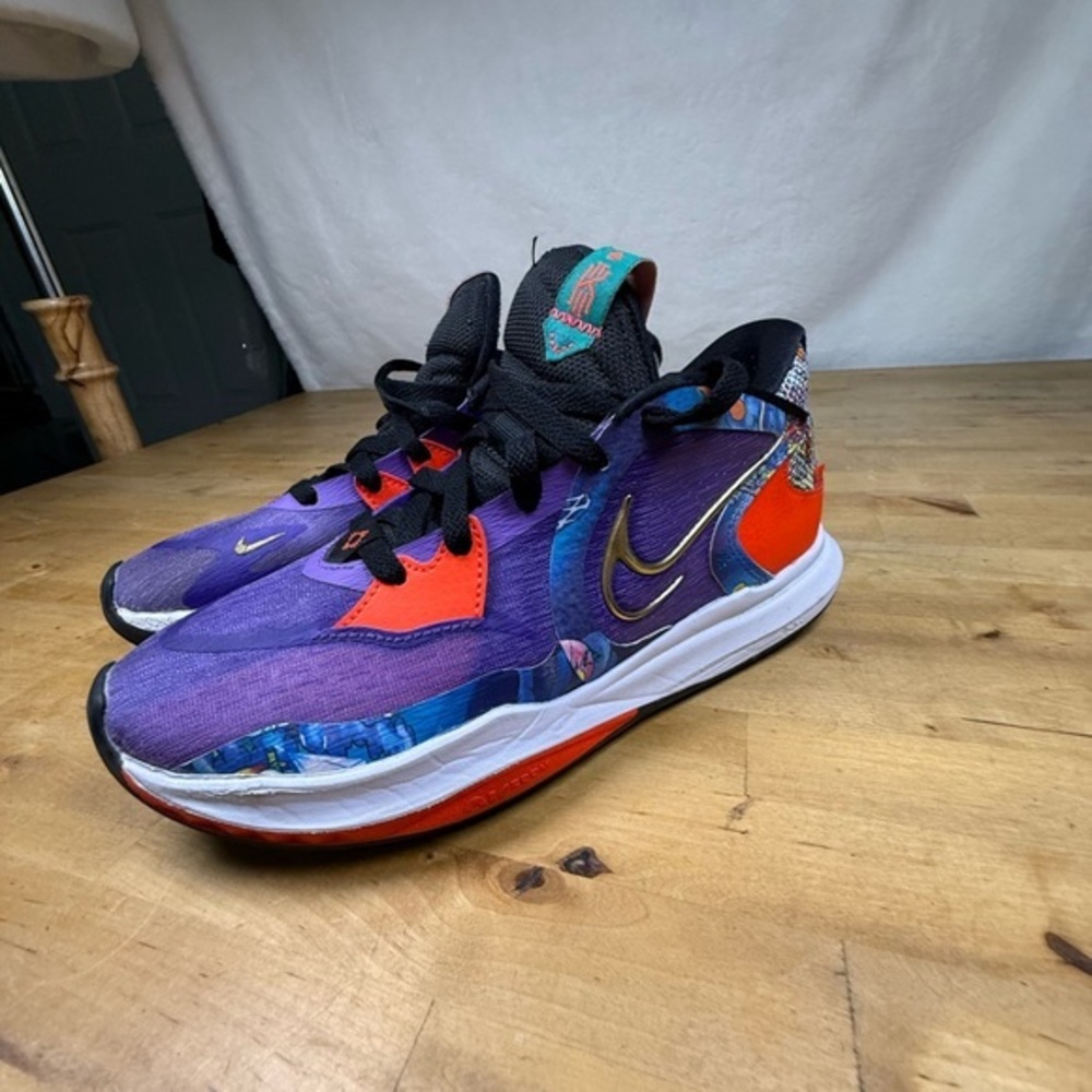 Nike Kyrie Low 5 Jewell Loyd NBA Basketball Shoes Men’s 6.5 / Women 8